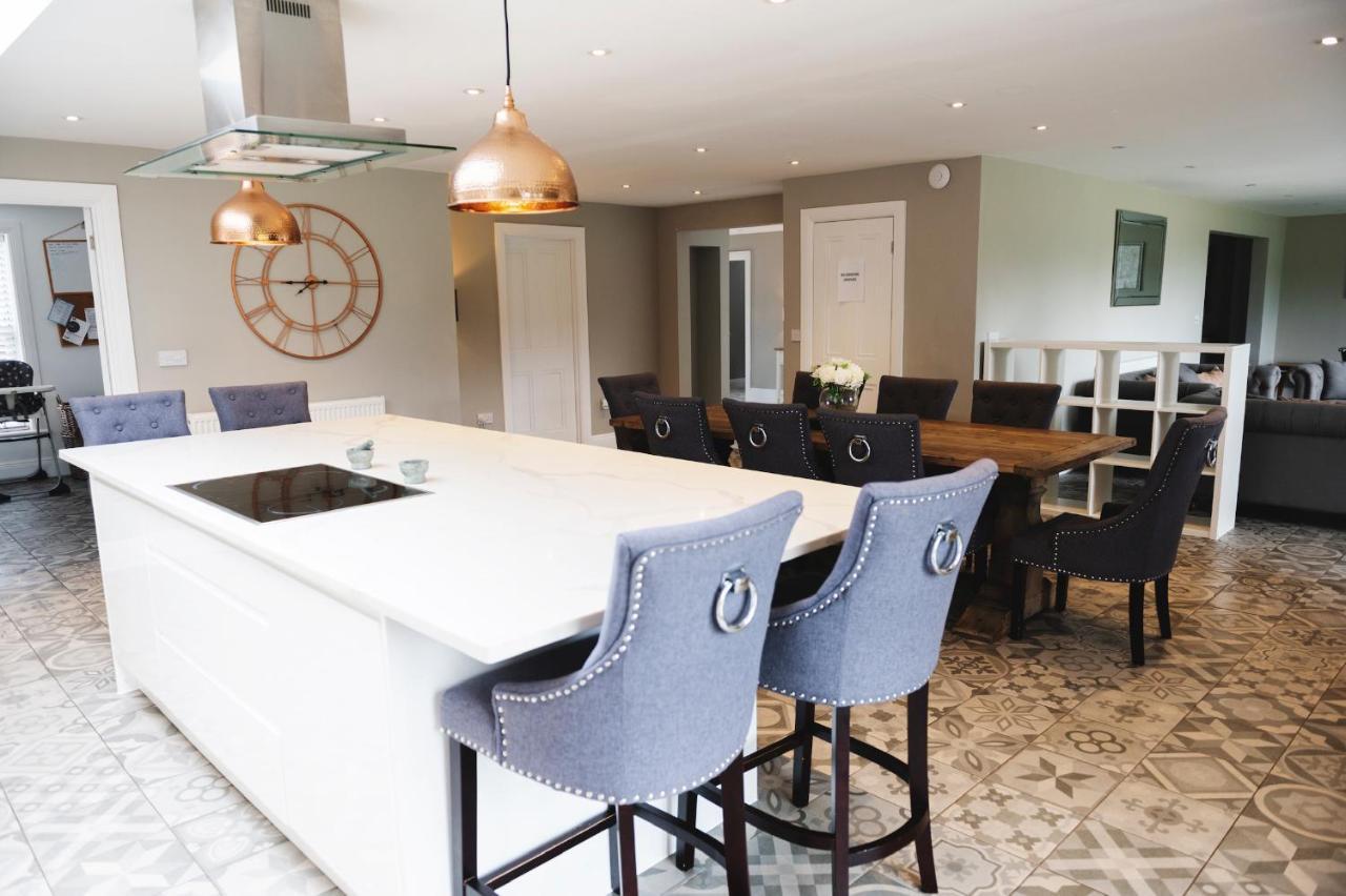 Large Country House - Hot Tub - Pool Table - Bbq - 5 Bedrooms - Log Burner Three Legged Cross Extérieur photo